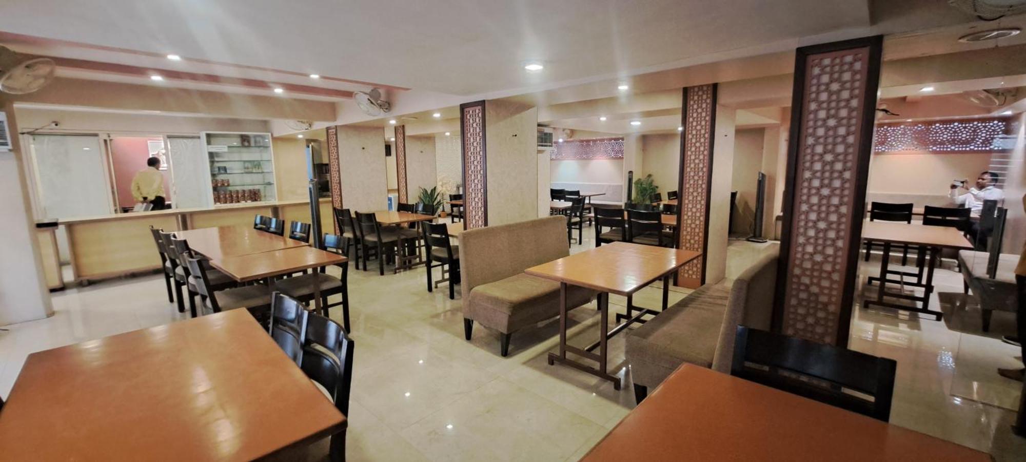 Hotel Swaroop プネ エクステリア 写真