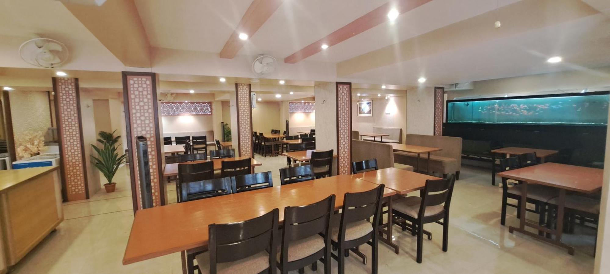 Hotel Swaroop プネ エクステリア 写真
