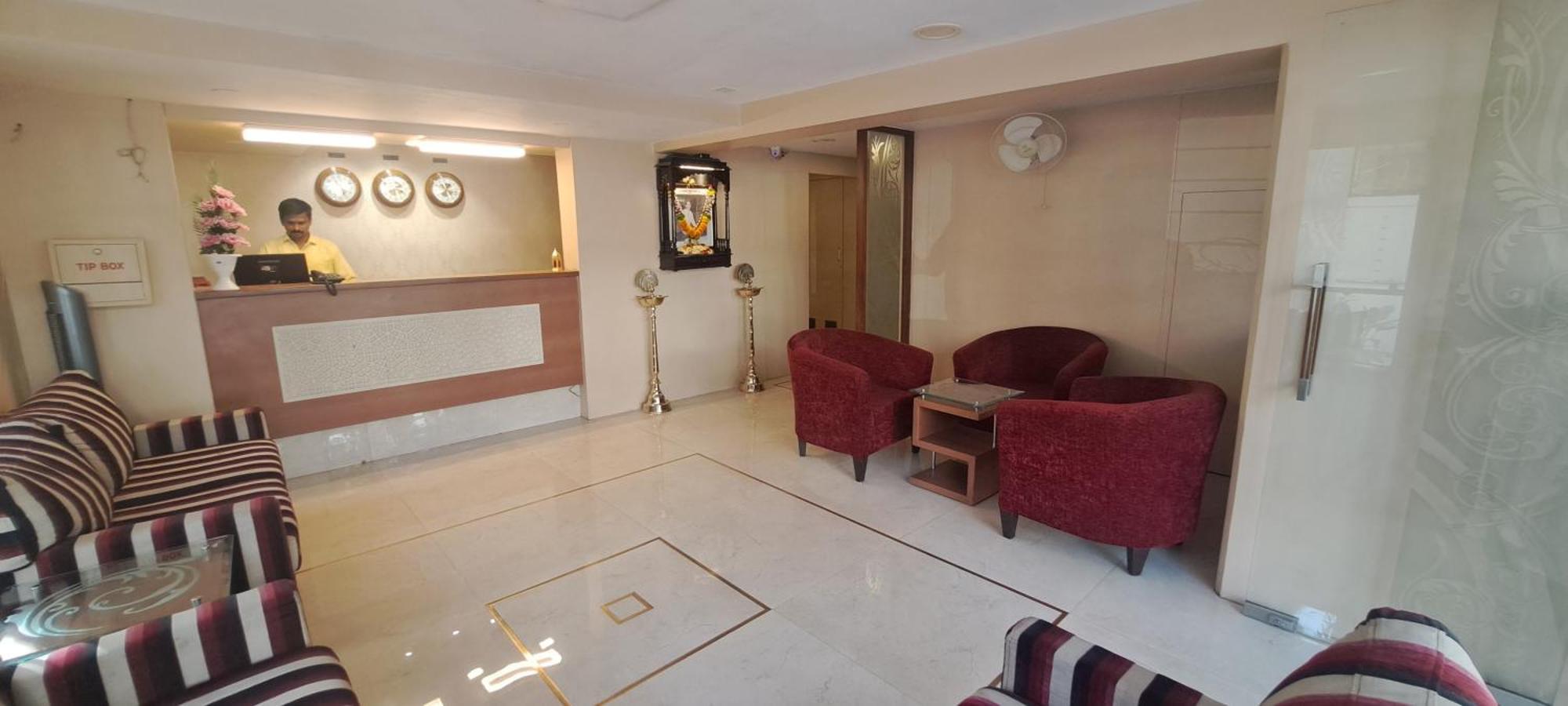 Hotel Swaroop プネ エクステリア 写真