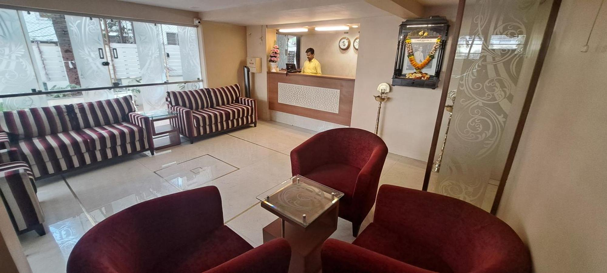 Hotel Swaroop プネ エクステリア 写真