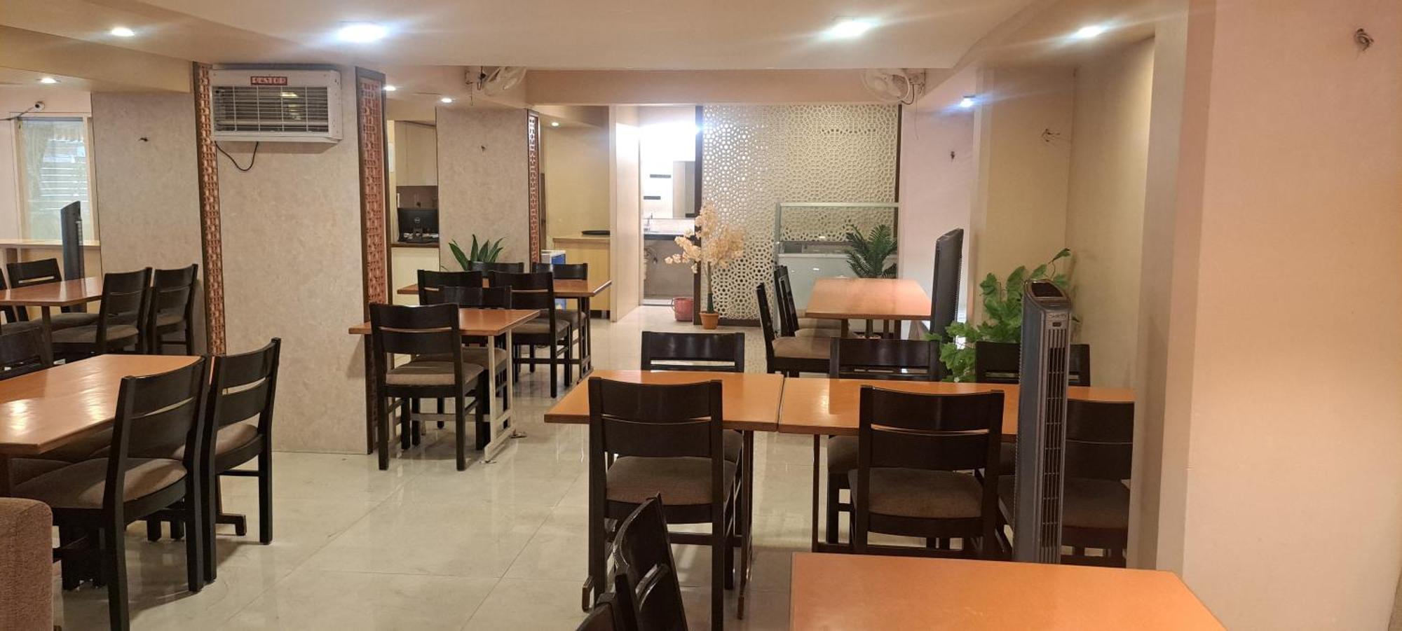 Hotel Swaroop プネ エクステリア 写真