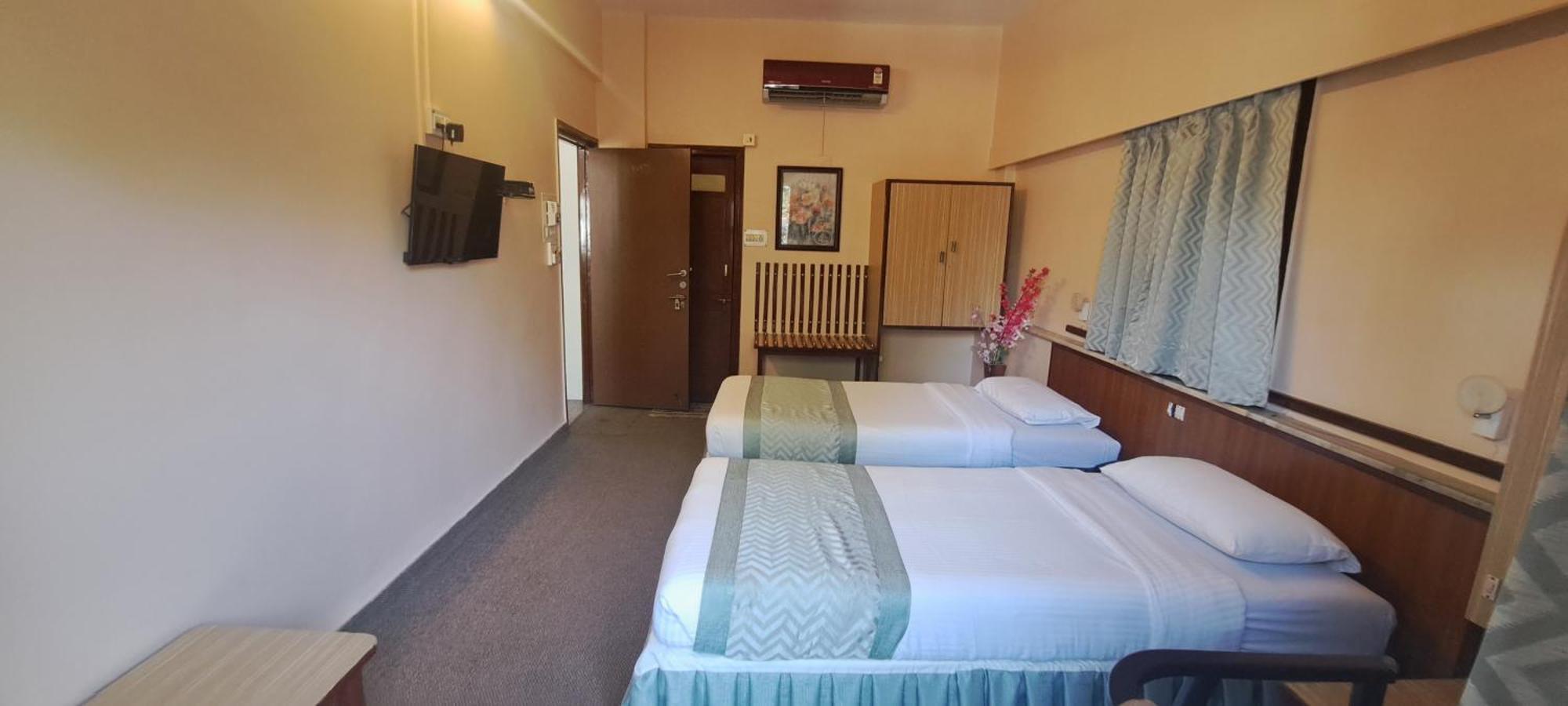 Hotel Swaroop プネ エクステリア 写真