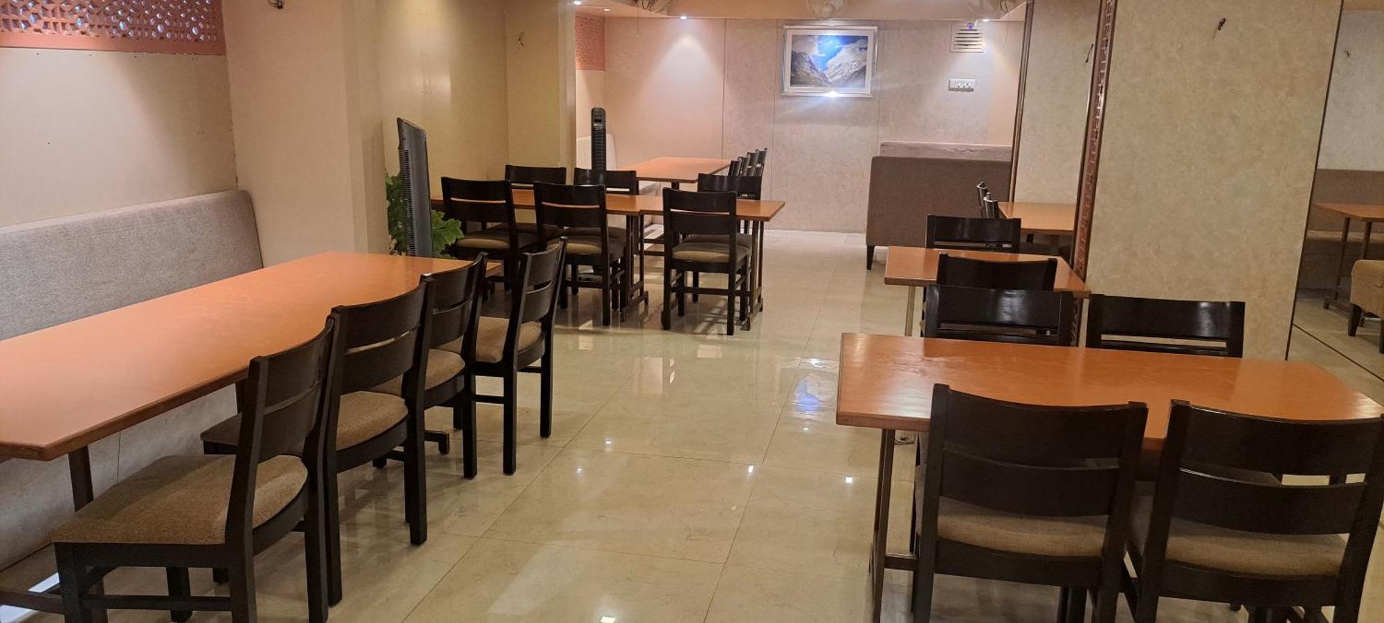 Hotel Swaroop プネ エクステリア 写真