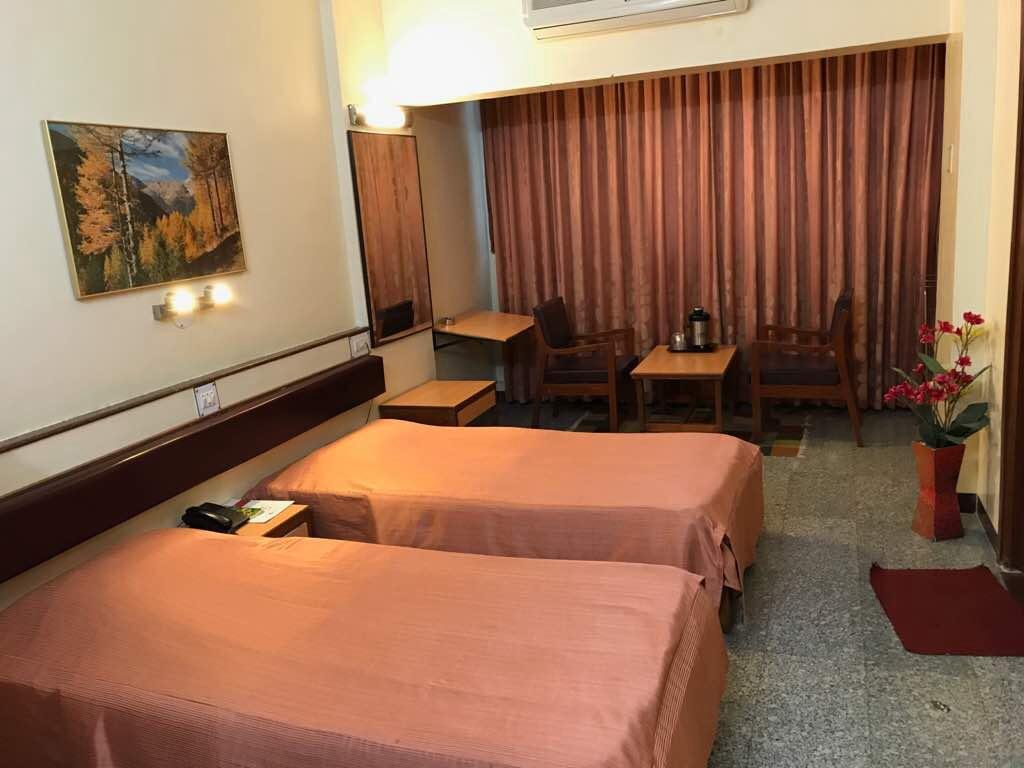 Hotel Swaroop プネ エクステリア 写真