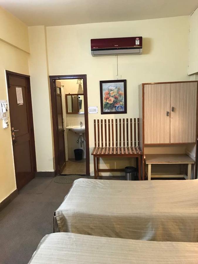Hotel Swaroop プネ エクステリア 写真